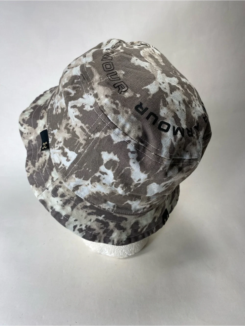 Under Armour Reversible Tan Beige Camo Pattern Bucket Hat Unisex
